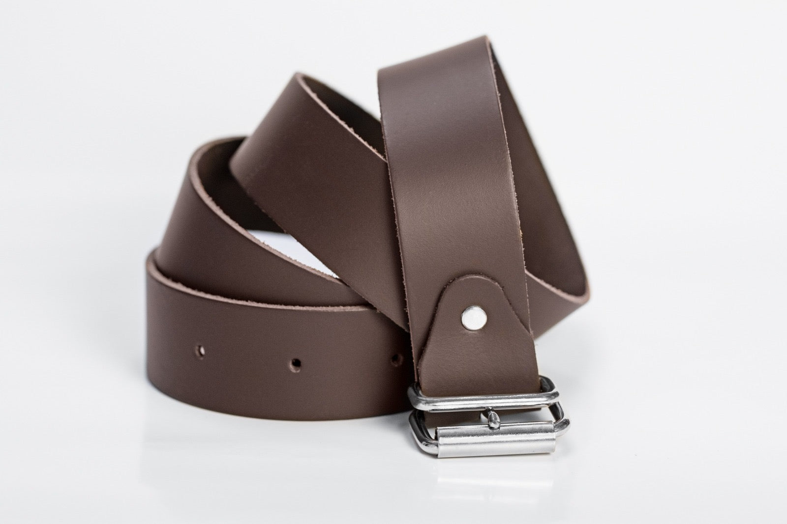 Handmade Leather Belt for Men – Durable, Stylish - Radka Sillerova Atelier 