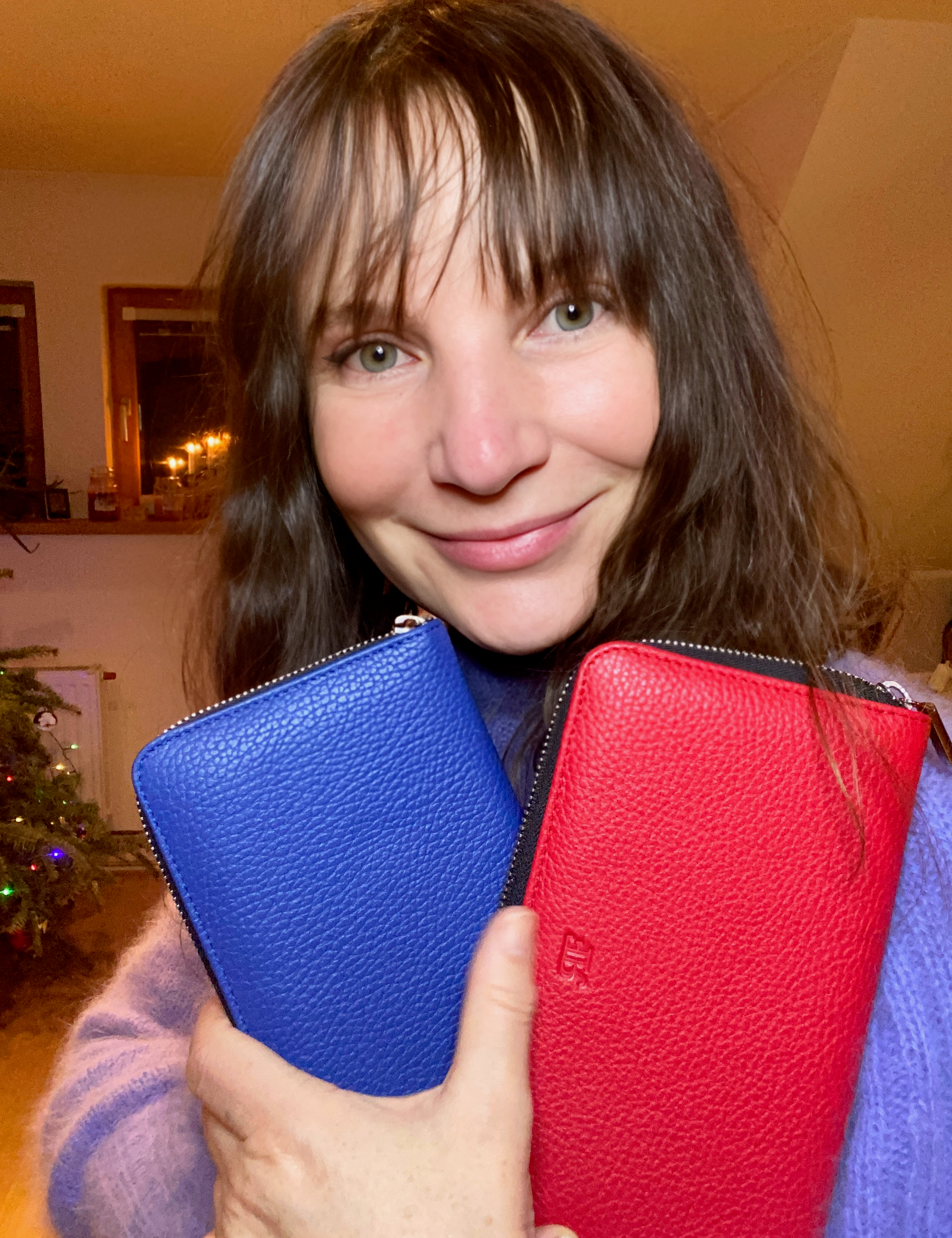 Elegant Handmade Leather Wallet – Spacious, Stylish & Practical - Radka Sillerova Atelier 